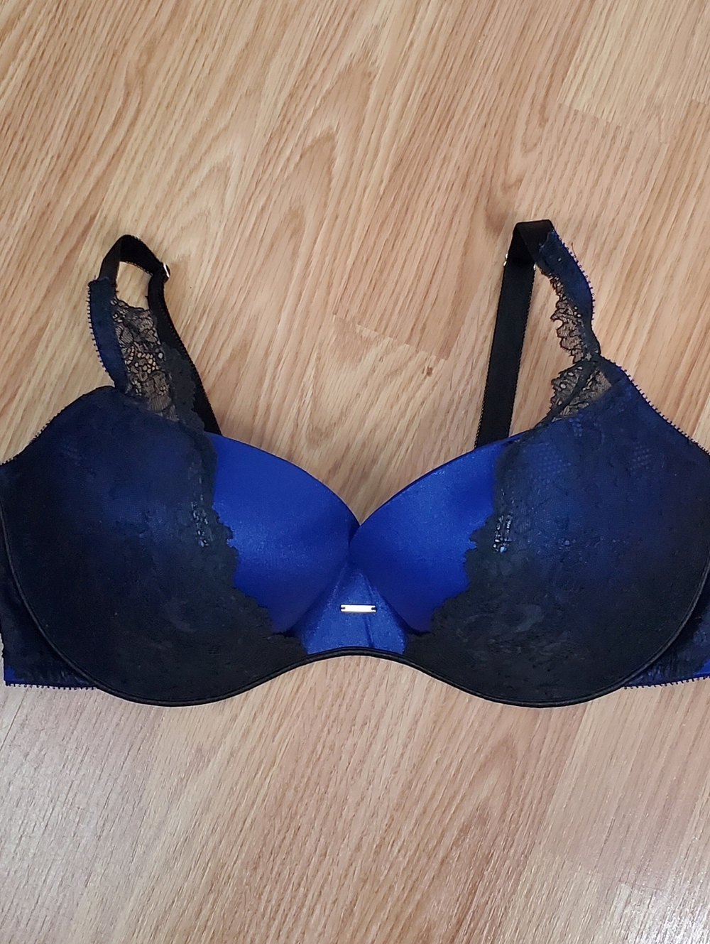 Victorias secret bra 38D underwire push up lace padded blue black romantic comfy